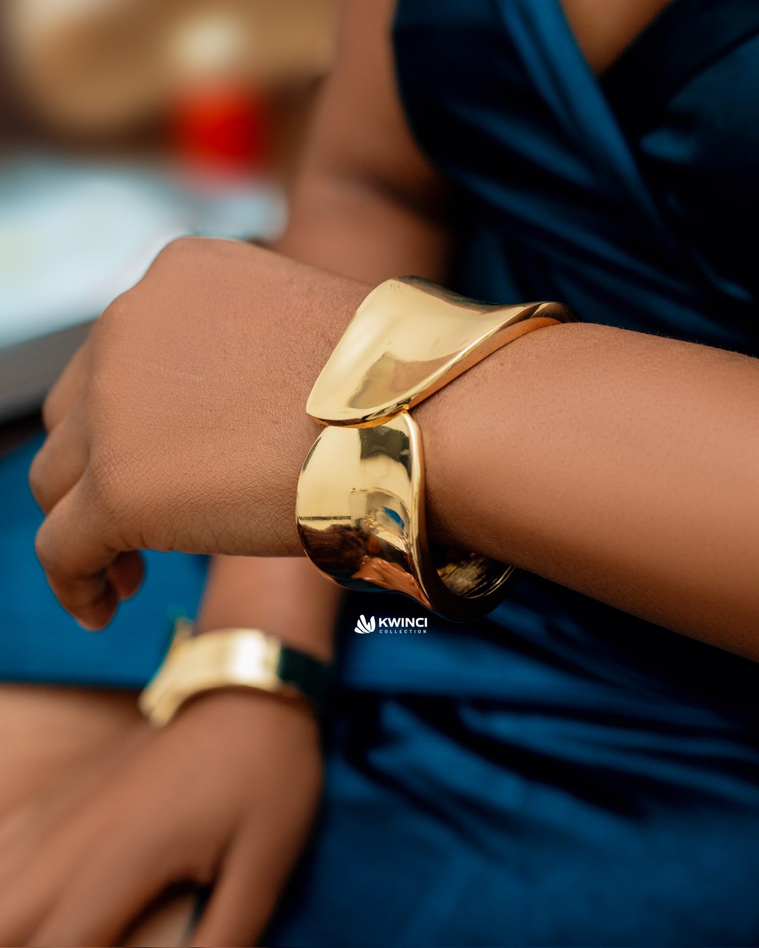 Sculpted gold cuff